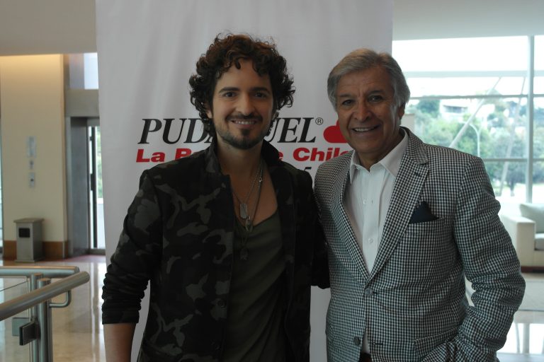 Tommy Torres miembro del jurado del Festival de Viña en la radio de Chile