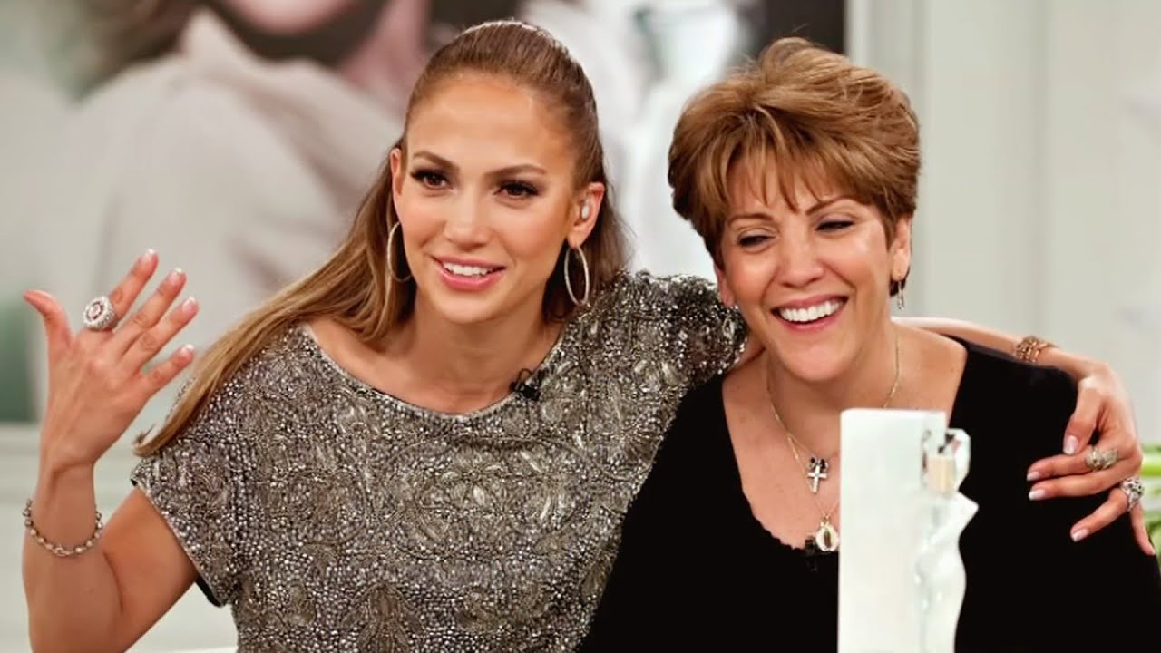 Mamá de Jennifer López se luce bailando en concierto de la artista