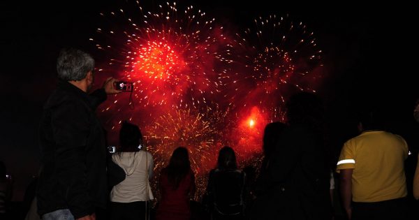 Talca cambia fuegos artificiales de Año Nuevo por 7000 canastas familiares - Radio Pudahuel