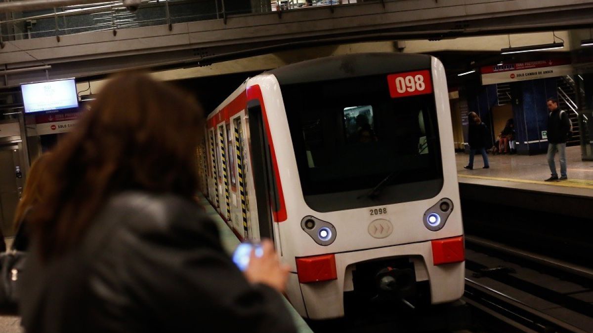 Metro De Santiago Anuncia Modificacion En Su Horario Por Cambio En El Toque De Queda