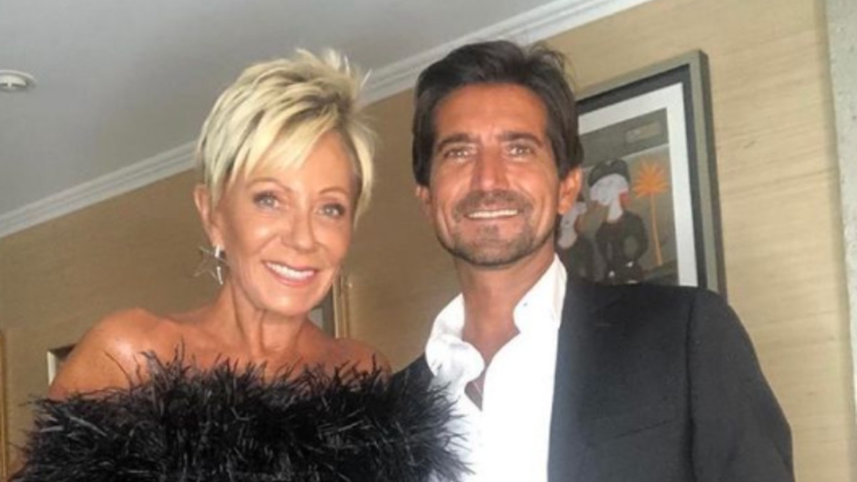 Felix Ureta Conquista Con Romantica Foto Junto A Raquel Argandona