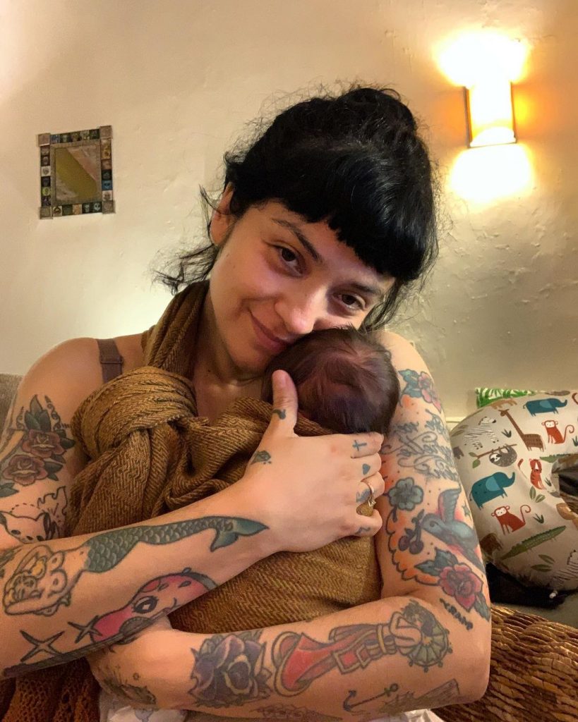 Mon Laferte Y Su Hijo