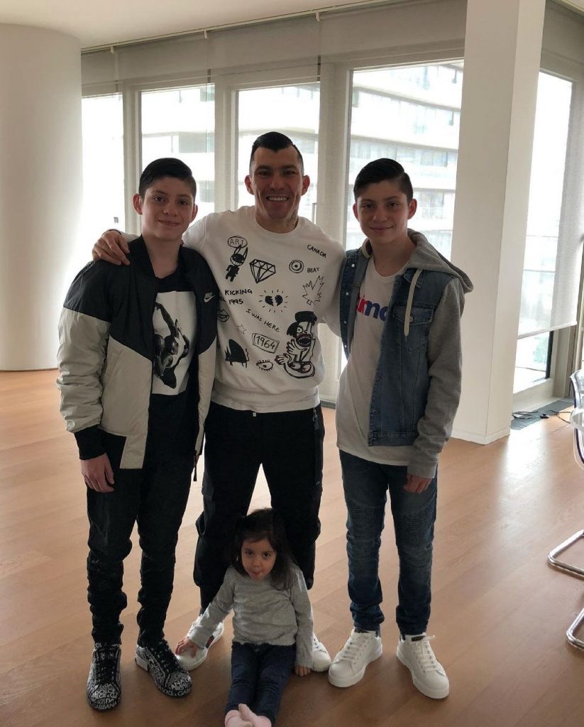 Hijos Gary Medel