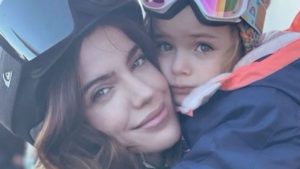 Millaray Viera Paseo A La Nieve Con Sus Dos Hijas