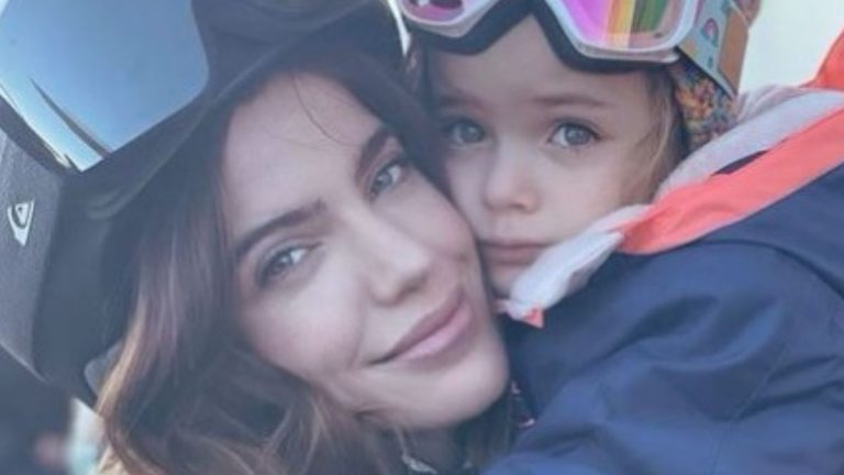 Millaray Viera Paseo A La Nieve Con Sus Dos Hijas