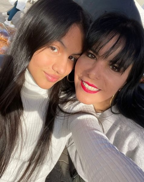 Anita Alvarado Foto Con Hija