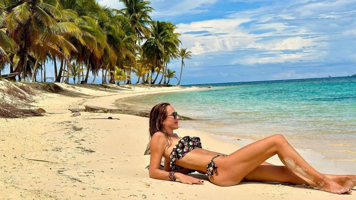 Angélica Castro Bikini (2)