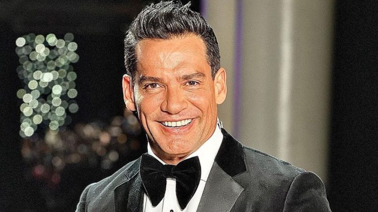 Cristián De La Fuente Miss Universo 2023