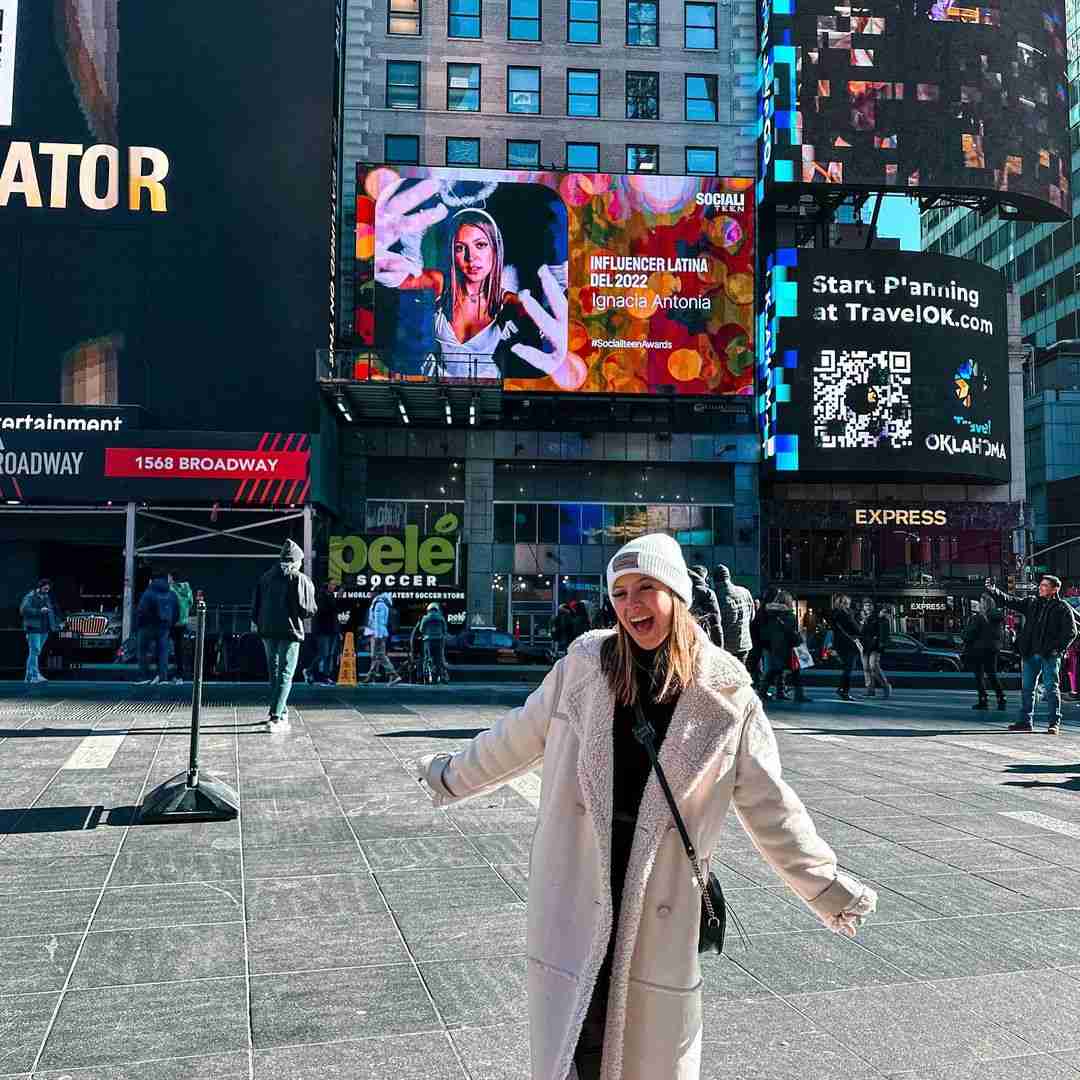 Ignacia Antonia En Times Square