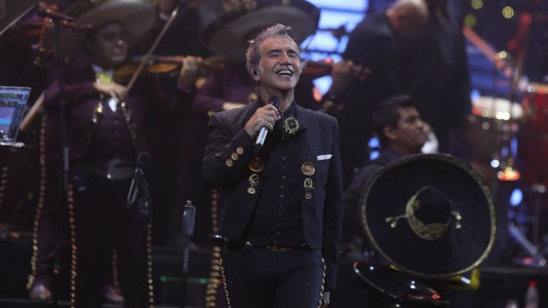 Festival De Viña 2023 Alejandro Fernández (1)