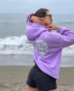 Con ajustado mini short: Jhendelyn Nuñez revolucionó a sus seguidores