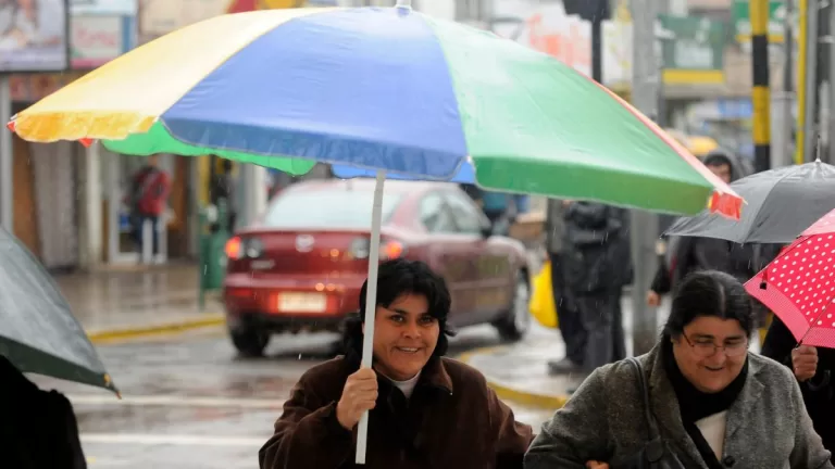 Lluvia En Santiago Quitasol