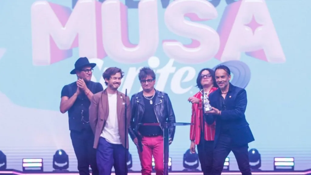 Es Un Reconocimiento A Nuestro Trabajo Álvaro López De Los Bunkers Conversó Con Pudahuel Luego De Ganar El Premio Musa A Mejor Artista De Rock (1)