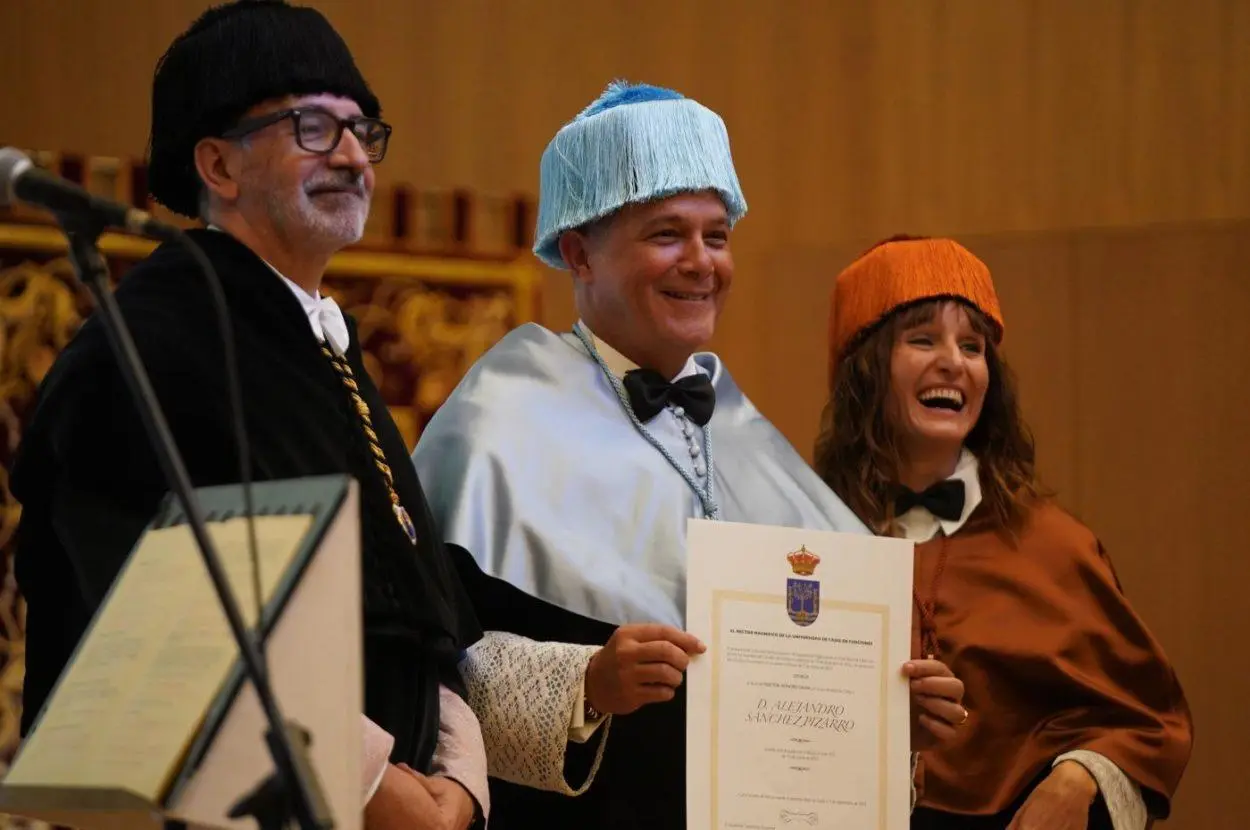 La Universidad de Cádiz lo inviste como doctor Honoris Causa