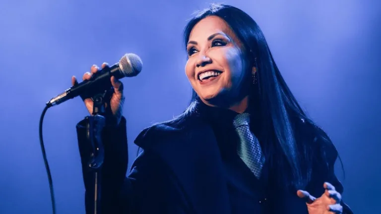 Ana Gabriel En Chile La Ídola Mexicana Superó Sus Problemas De Salud Y Deleitó Con Su Voz En El Movistar Arena (1)