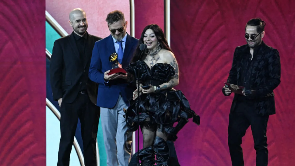 Citó a Gabriela Mistral! Mon Laferte ganó 