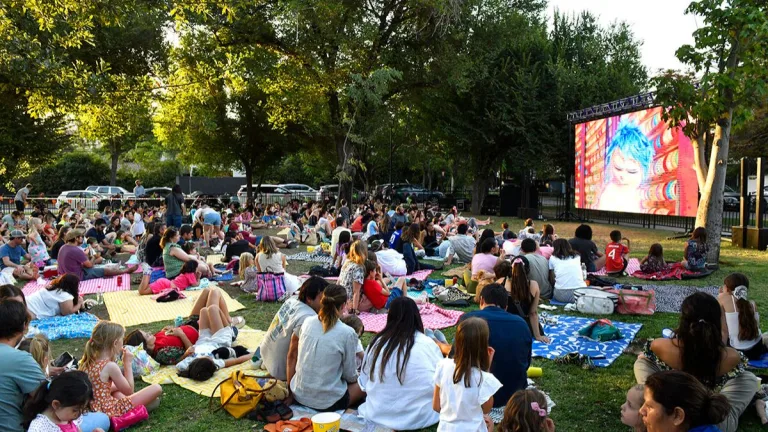 Cine Familiar Al Aire Libre