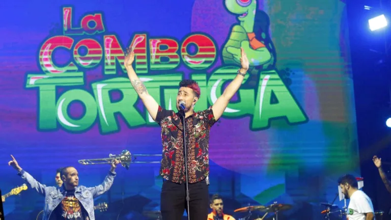 La Combo Tortuga En La Radio De Chile