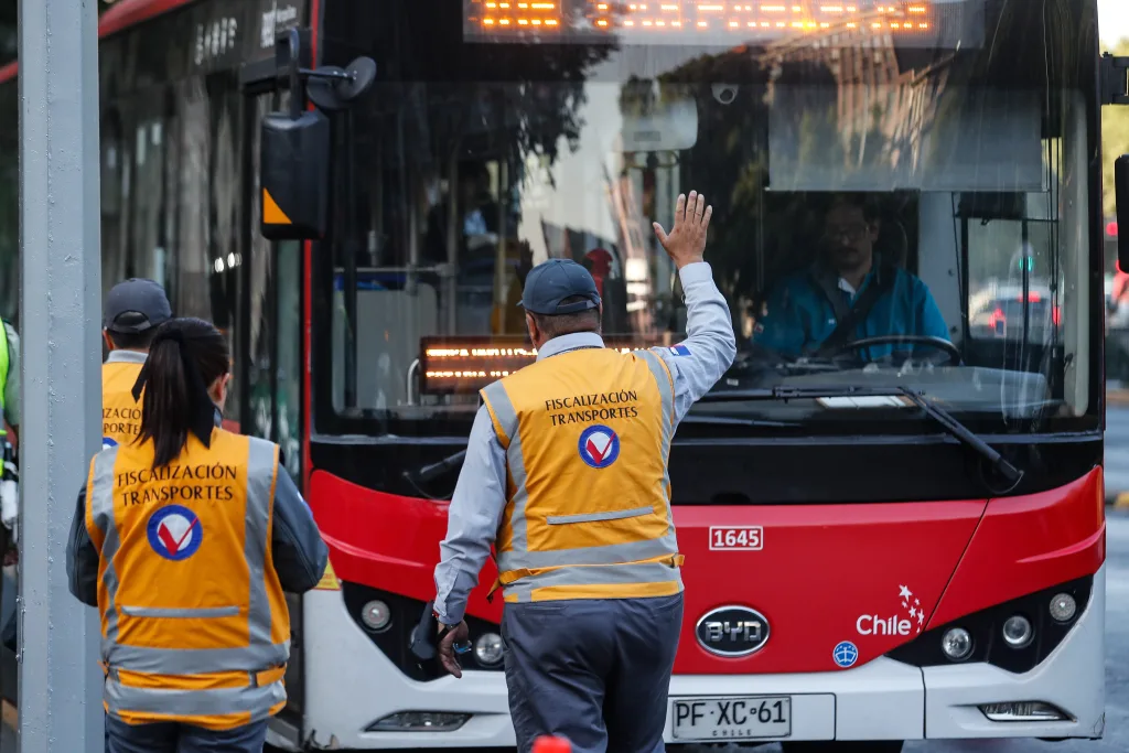 Aumento del pasaje en la red de transporte público de Santiago