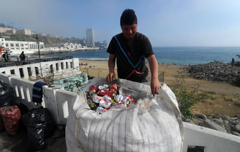 Multas por beber y fumar en las playas estas vacaciones de verano 2025