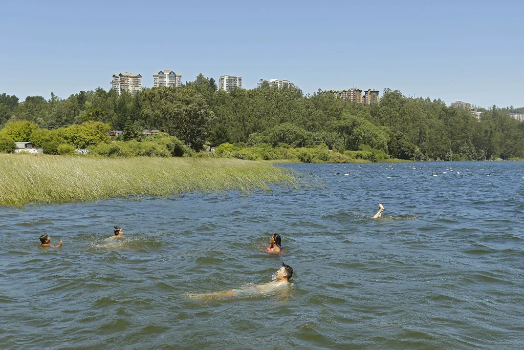 Vacaciones de verano en lagunas cerca de Santiago