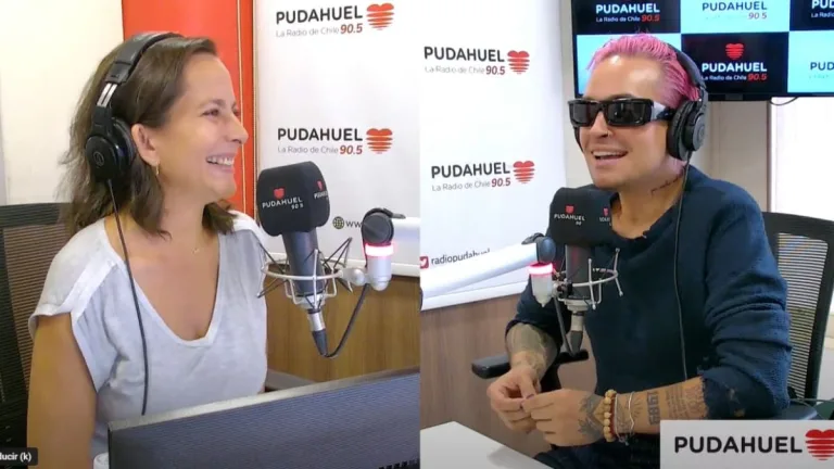 Dani Ride En La Radio De Chile