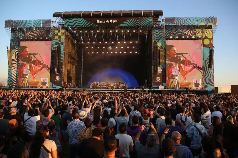 Lollapalooza Chile 2025, horarios y artistas para cada día.
