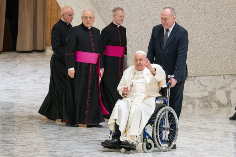 El Papa Francisco está hospitalizado y suspendió agenda de los próximos días.