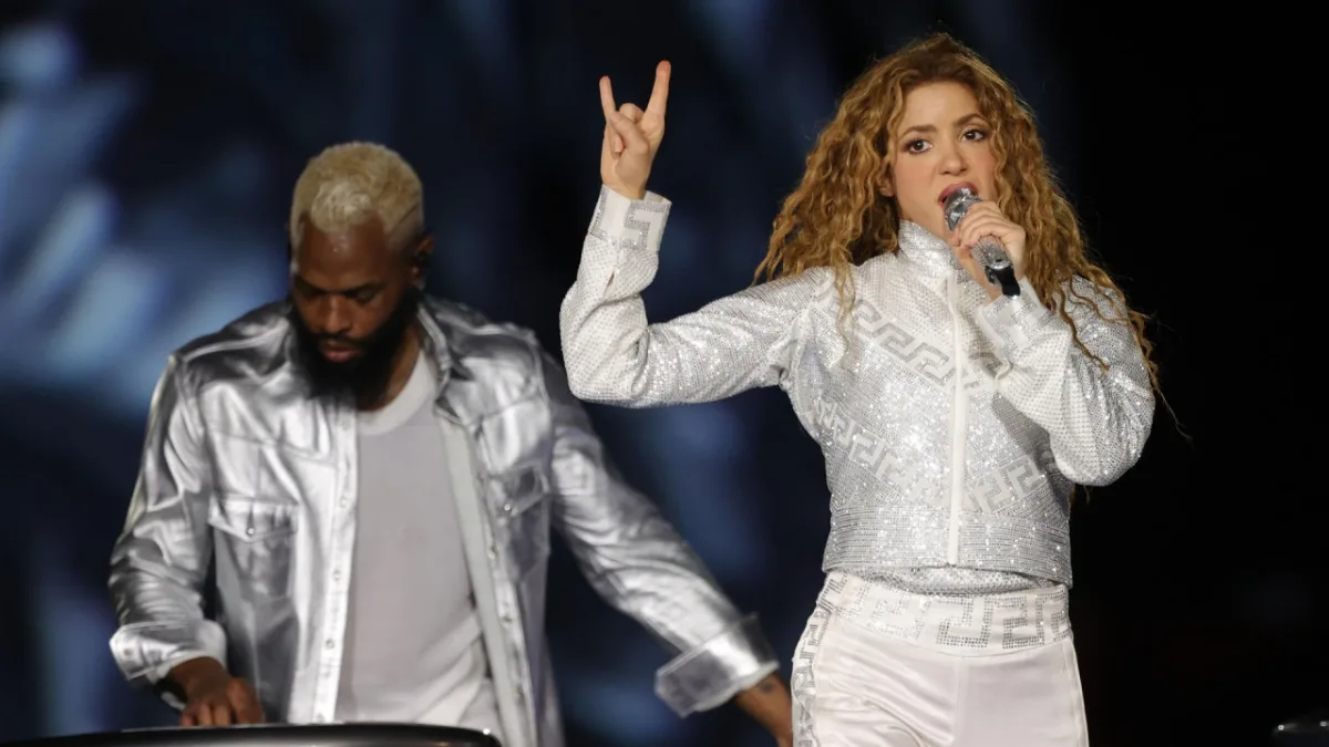 ¡Shakira Ya Está En Chile! La Diva Ya Aterrizó En Nuestro País Para Sus Shows Del 2 Y 3 De Marzo En El Estadio Nacional (2)