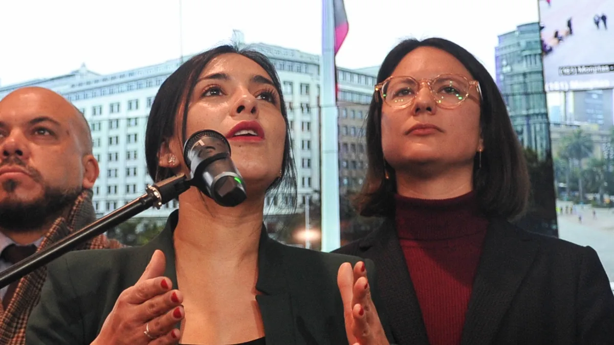 Revelan Chats Entre Karol Cariola E Irací Hassler Duras Críticas Al Presidente Boric Y Su Gestión Salen A La Luz (3)
