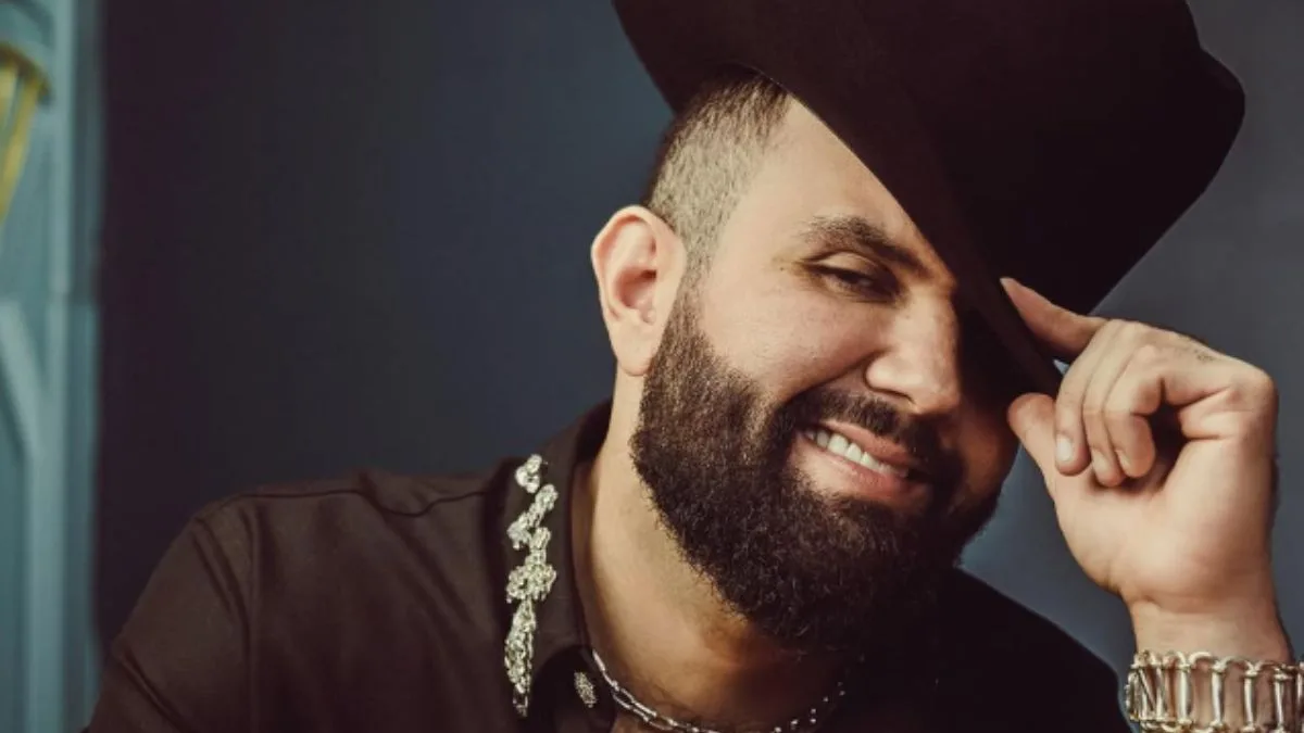 Carín León regresa a Chile con su gira «Boca Chueca Tour 2025»