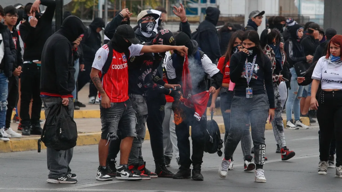 Por Desmanes Y Muerte De Dos Hinchas Ministro Cordero Confirma Suspensión Del Superclásico Y Conmebol Sanciona A Colo Colo (4)