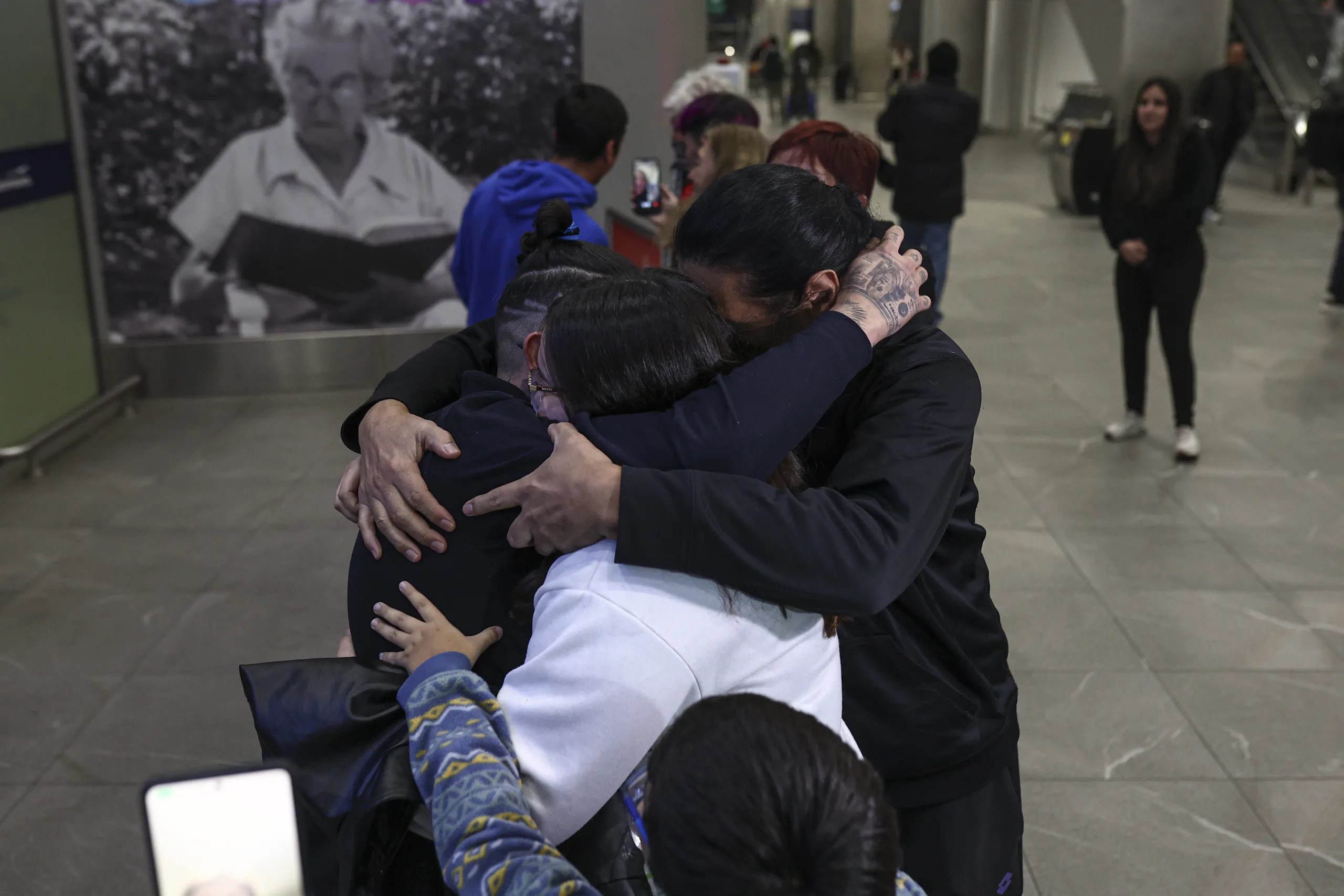 Chilenos Que Fueron Deportados Por Estados Unidos Llegan A Chile