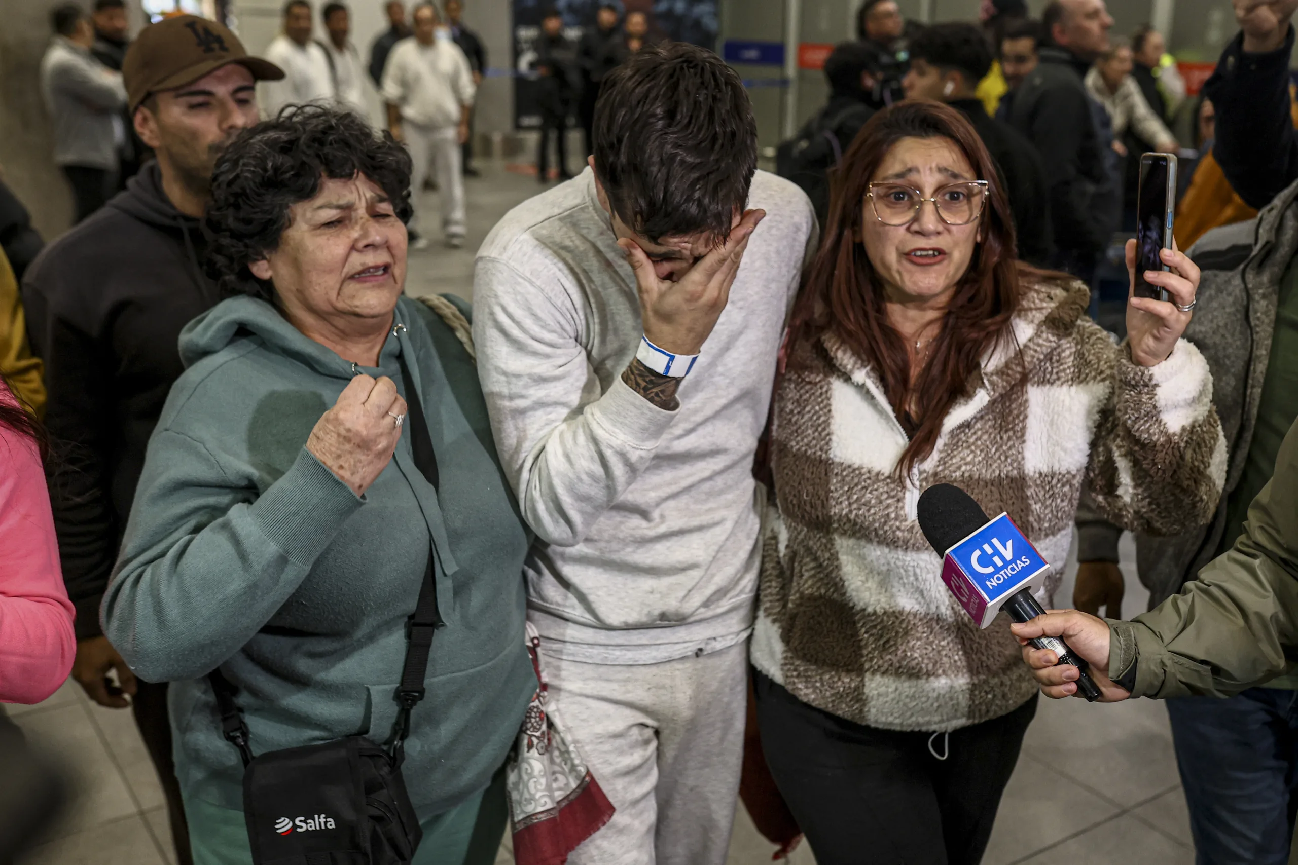Chilenos Que Fueron Deportados Por Estados Unidos Llegan A Chile