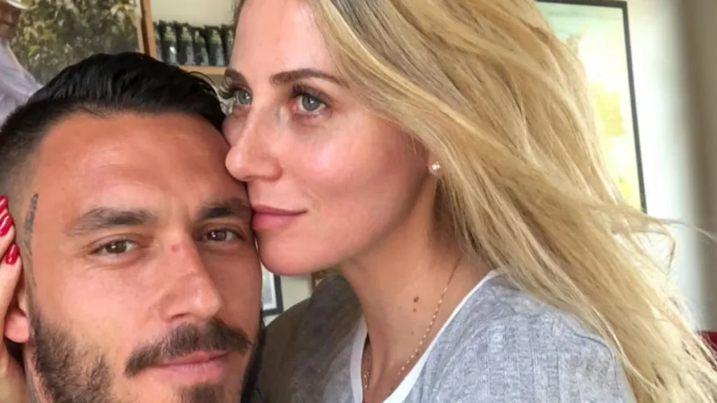 Gissela Gallardo junto a Mauricio Pinilla 