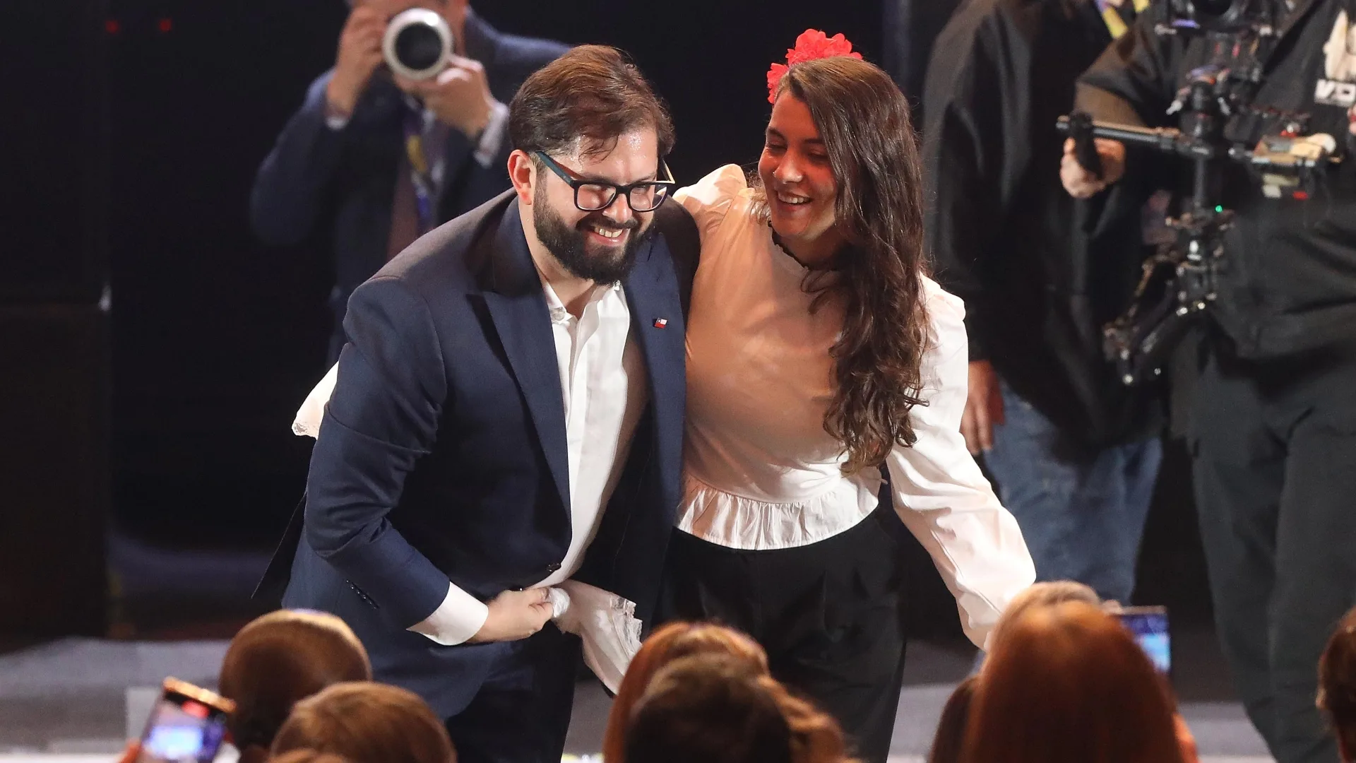 17 124913_hvqr_Presidente Gabriel Boric Y Su Pareja Paula Carrasco
