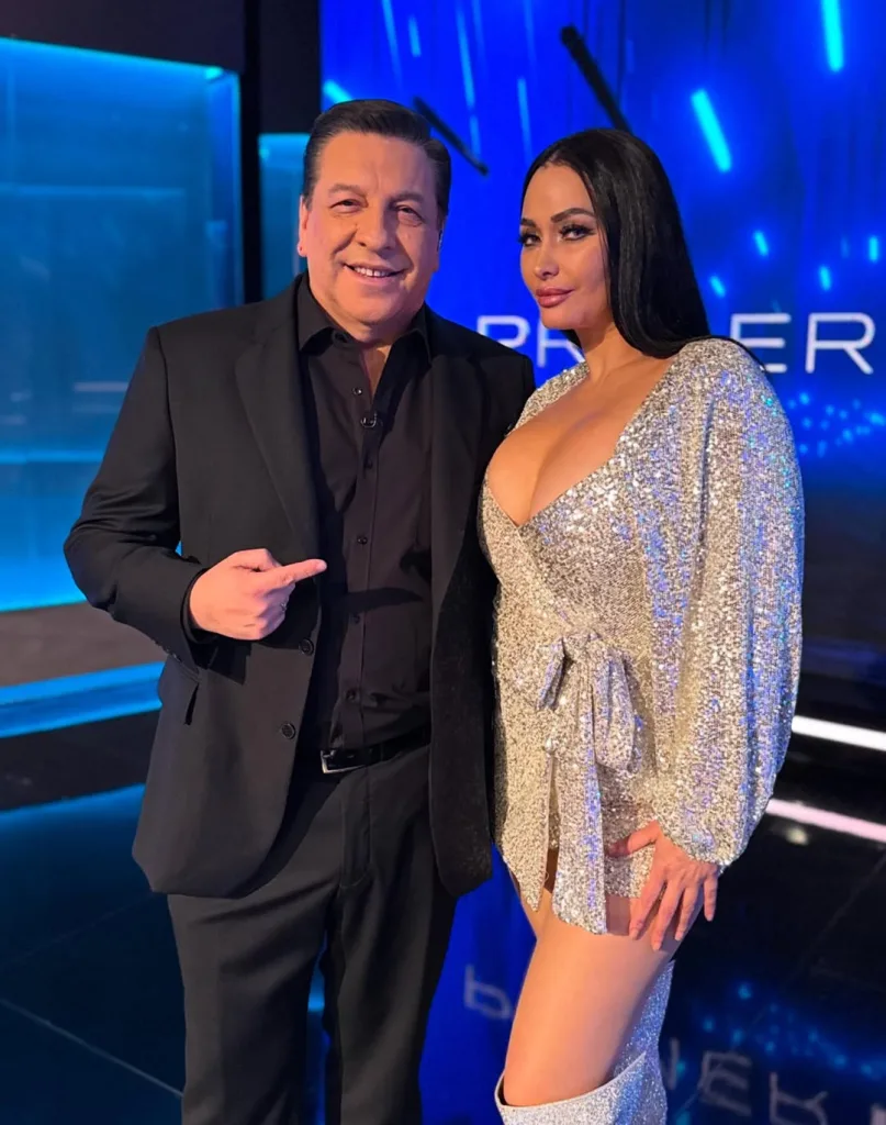 Modelo española Nidyan Fabregat en programa Primer Plano de CHV.