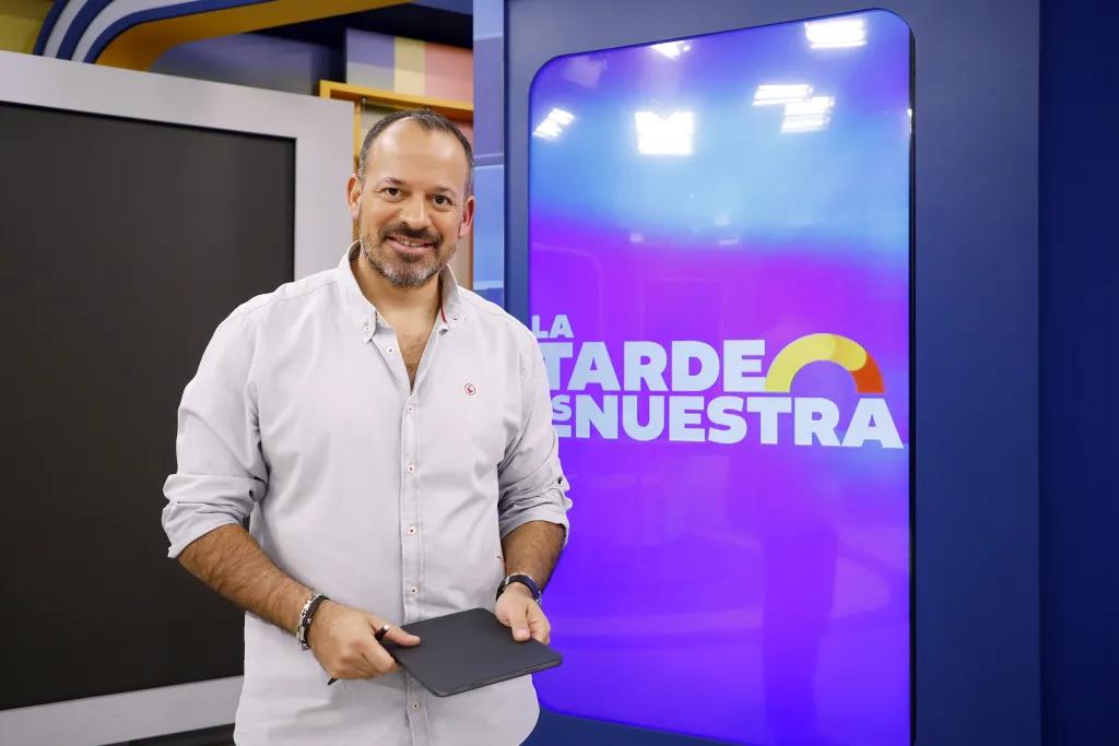 Alfonso Concha, conductor del programa La Tarde es nuestra