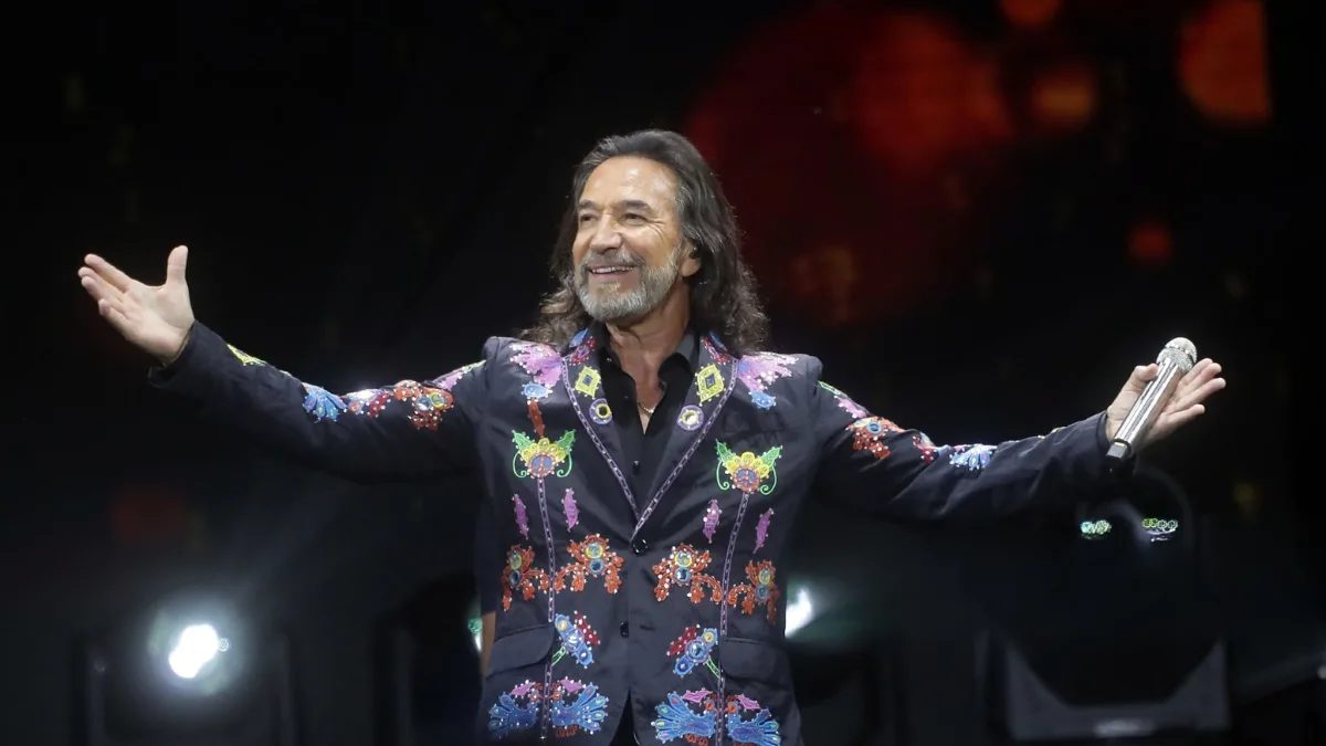Karol G Y Marco Antonio Solís Se Unen En Coleccionando Heridas Para El Nuevo Álbum Tropicoqueta (2)