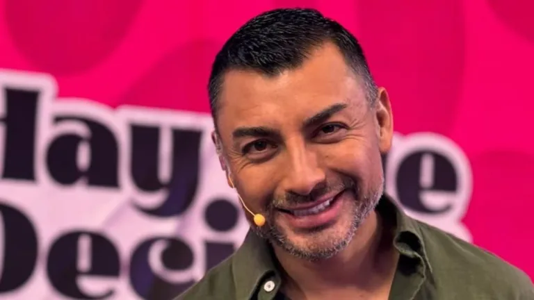 Cantante ofrece golpes a Andrés Caniulef