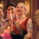 Mon Laferte Triunfó En Su Debut En El Musical Cabaret” En México