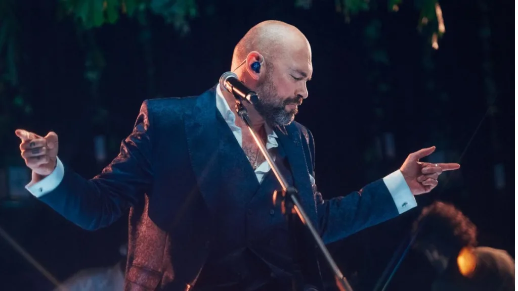 Santiago Cruz Llega A Chile En Octubre Con Su Gira Quince De Caminos
