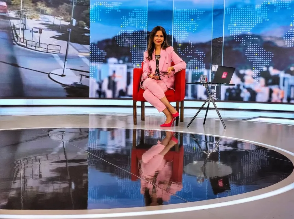Karina Álvarez conductora de noticias de Chilevisión