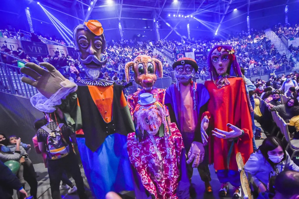 Marionetas gigantes Festikids 2025