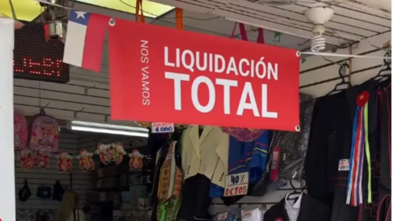 Cierre de tienda en Santiago
