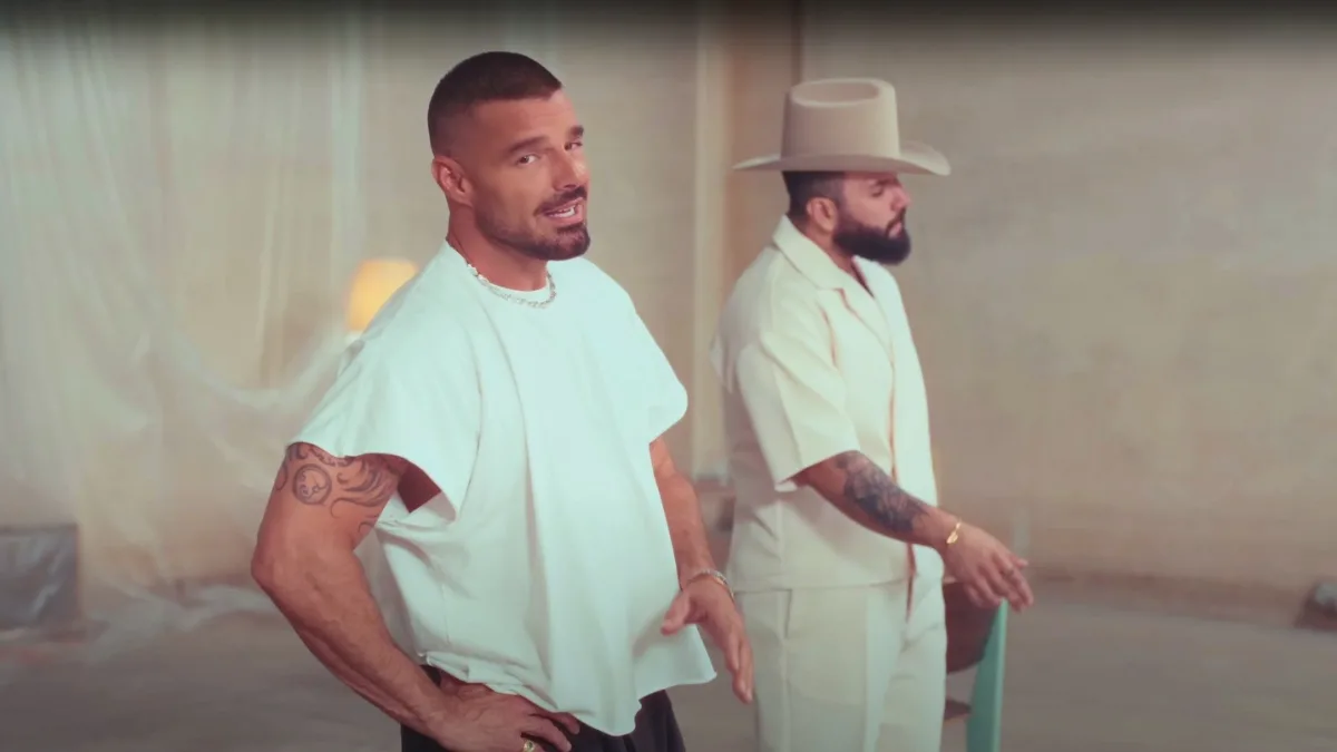 Ricky Martin Y Carín León Estrenan Nueva Versión De A Medio Vivir