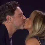 José Antonio Neme Y Eva Gómez Protagonizan Coqueto Beso En Teletón 2025 Parece Que Me Quedó Gustando