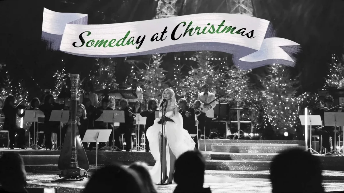 Christina Aguilera Deslumbra Con “Someday At Christmas” Y Anuncia Su Película Navideña Christmas In Paris (1)