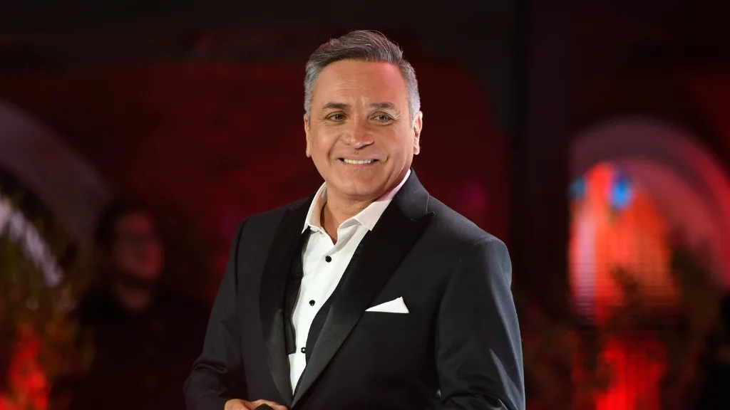 Luis Jara Sorprende Con Estrenos Navideños Junto A Quique Neira Y Grupo Ariztía