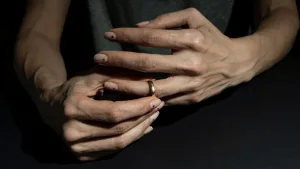 Figura televisiva Valentina Roth confirma quiebre matrimonial